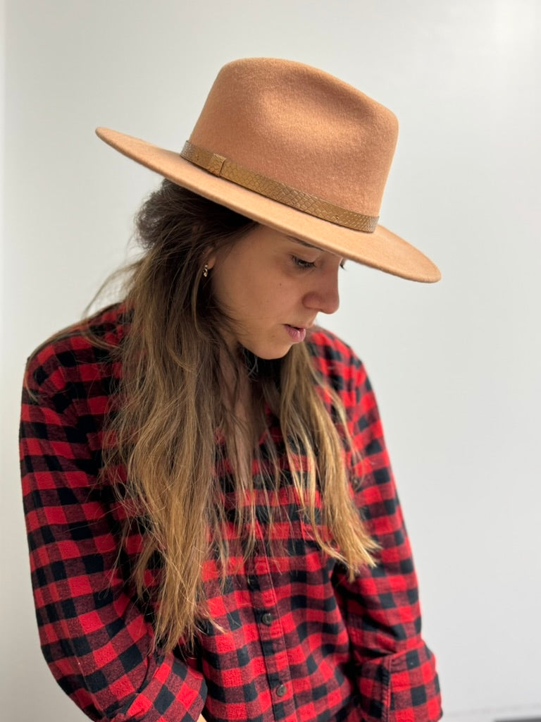 ROSÉ FEDORA HAT