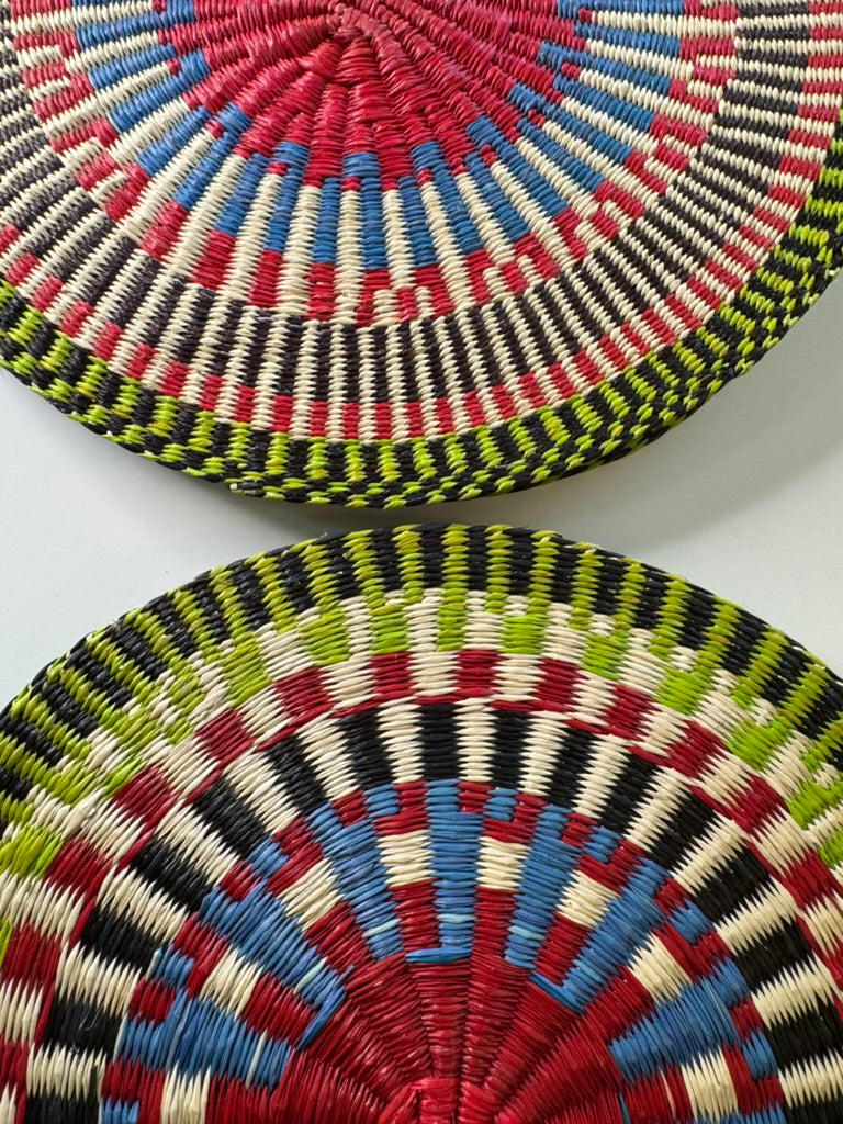 ROUND COLORFUL TOQUILLA STRAW PLACEMENT (SET x 4)