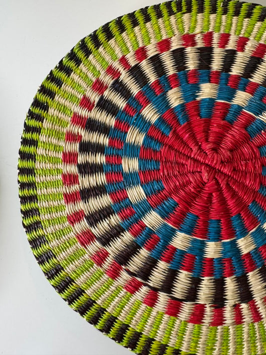 ROUND COLORFUL TOQUILLA STRAW PLACEMENT (SET x 4)