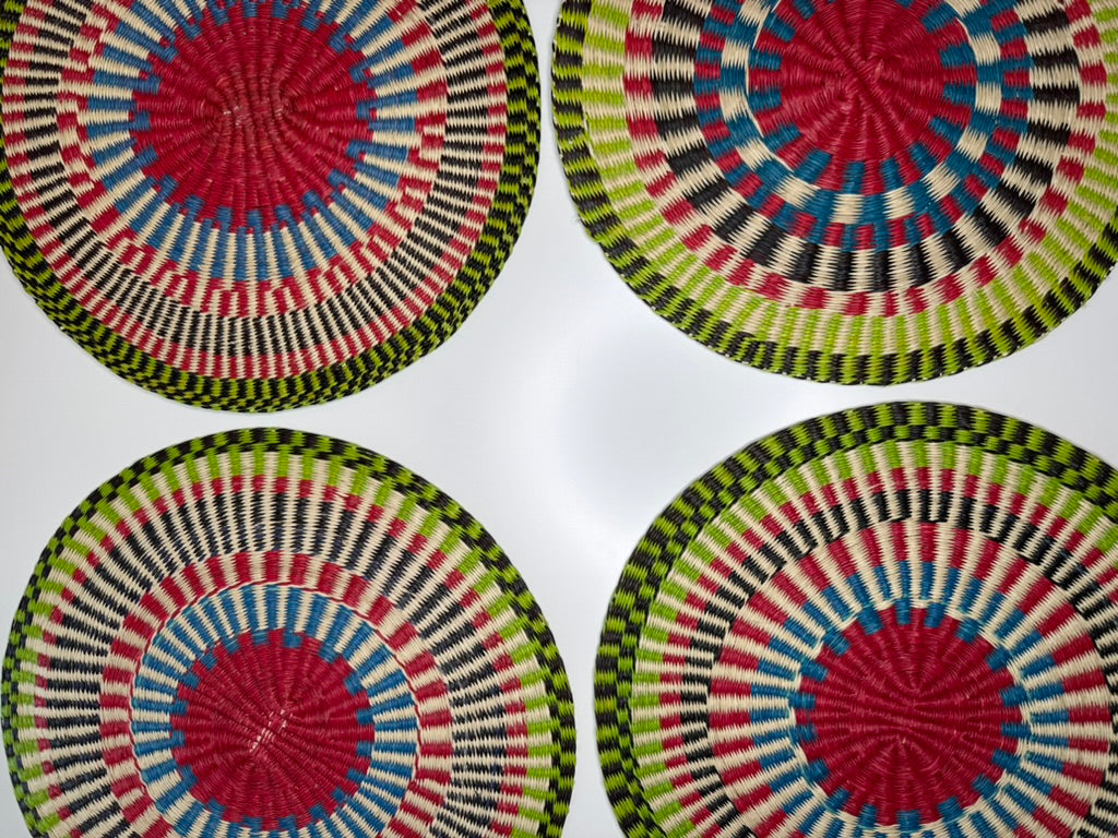 ROUND COLORFUL TOQUILLA STRAW PLACEMENT (SET x 4)